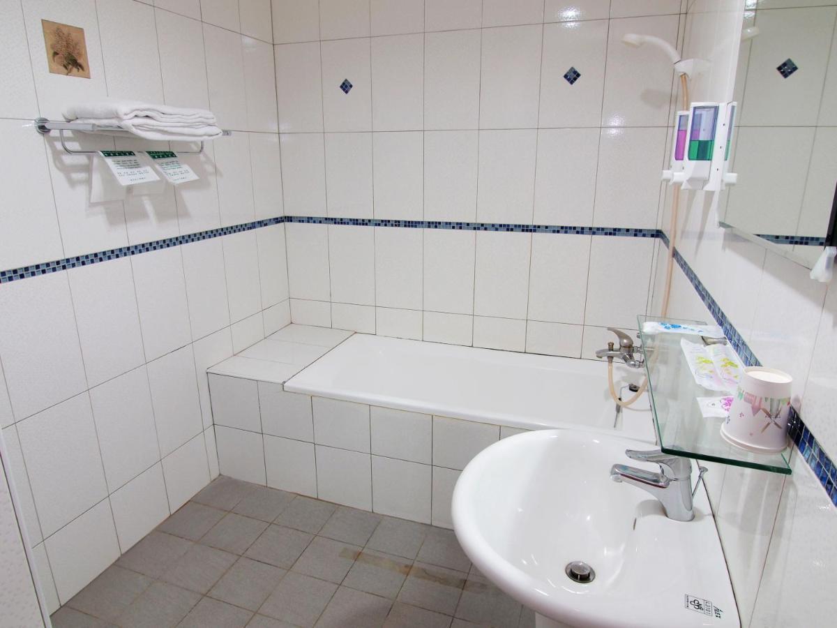 טאינאן Yi Pin Yuan Hotel מראה חיצוני תמונה